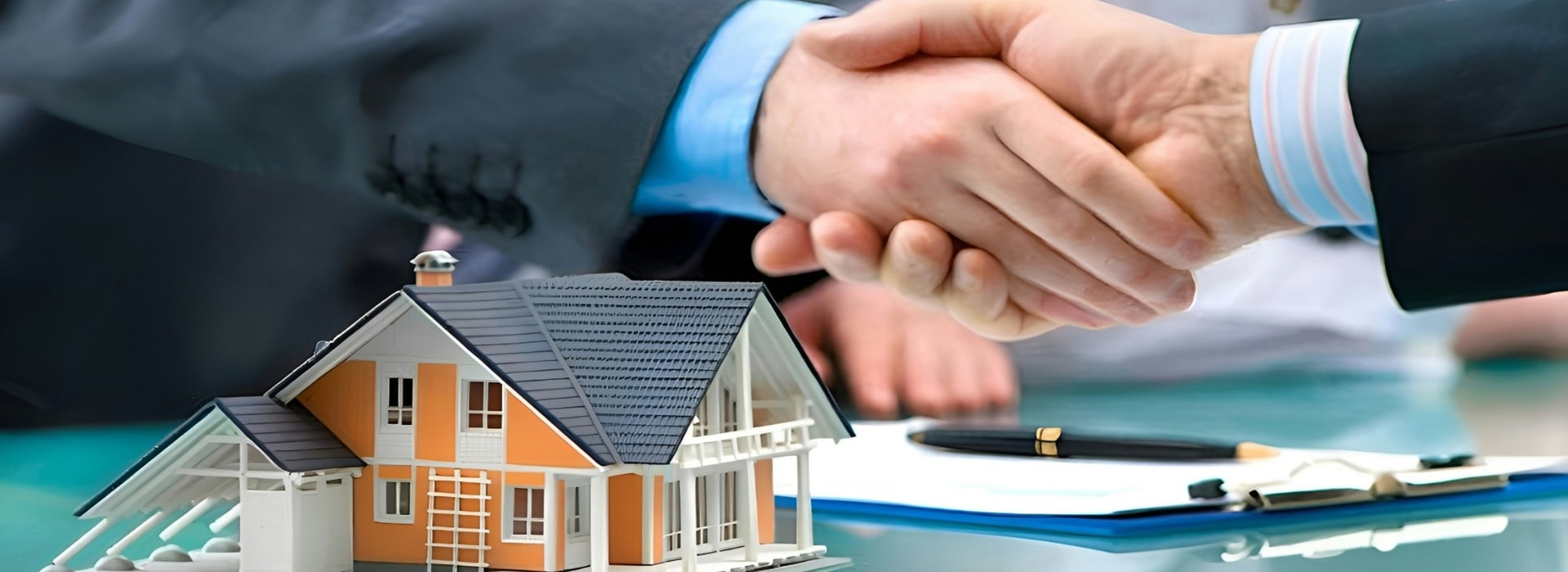 People coming to an agreement about a home loan